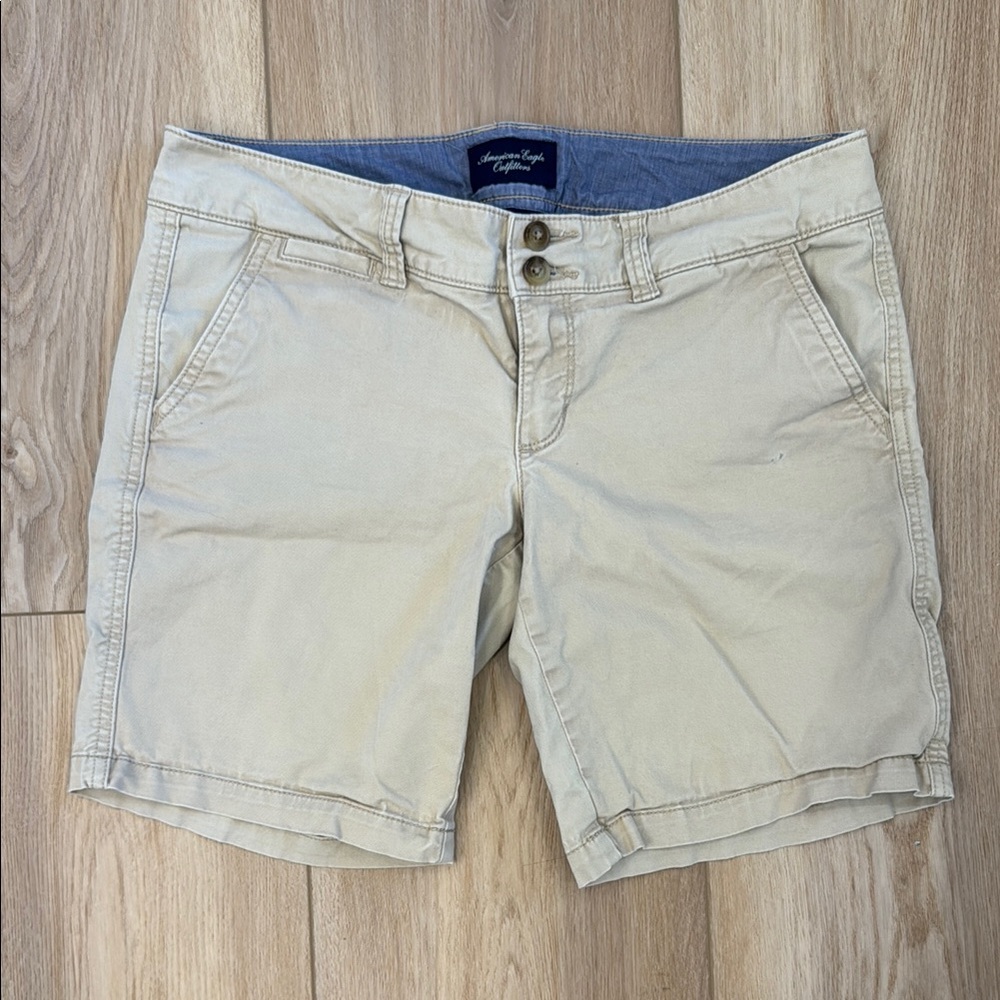 American Eagle Outfitters Tan Bermuda Shorts Casual Style Sz 4